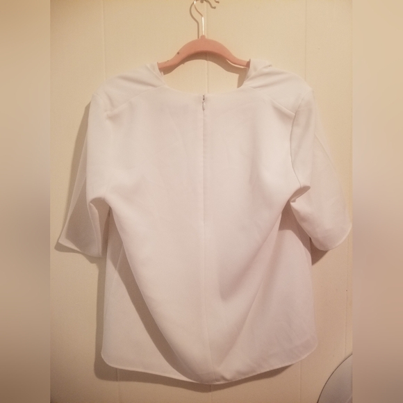 Karl Lagerfeld v neck tshirt - Picture 2 of 3